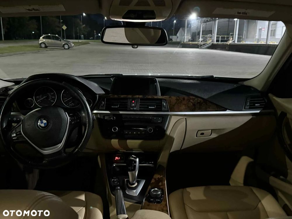 BMW Seria 3 328i Touring xDrive Luxury Line - 8