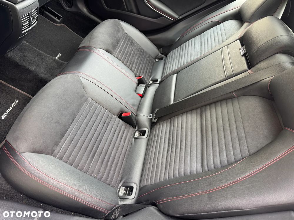 Mercedes-Benz GLA 250 4Matic 7G-DCT AMG Line - 32