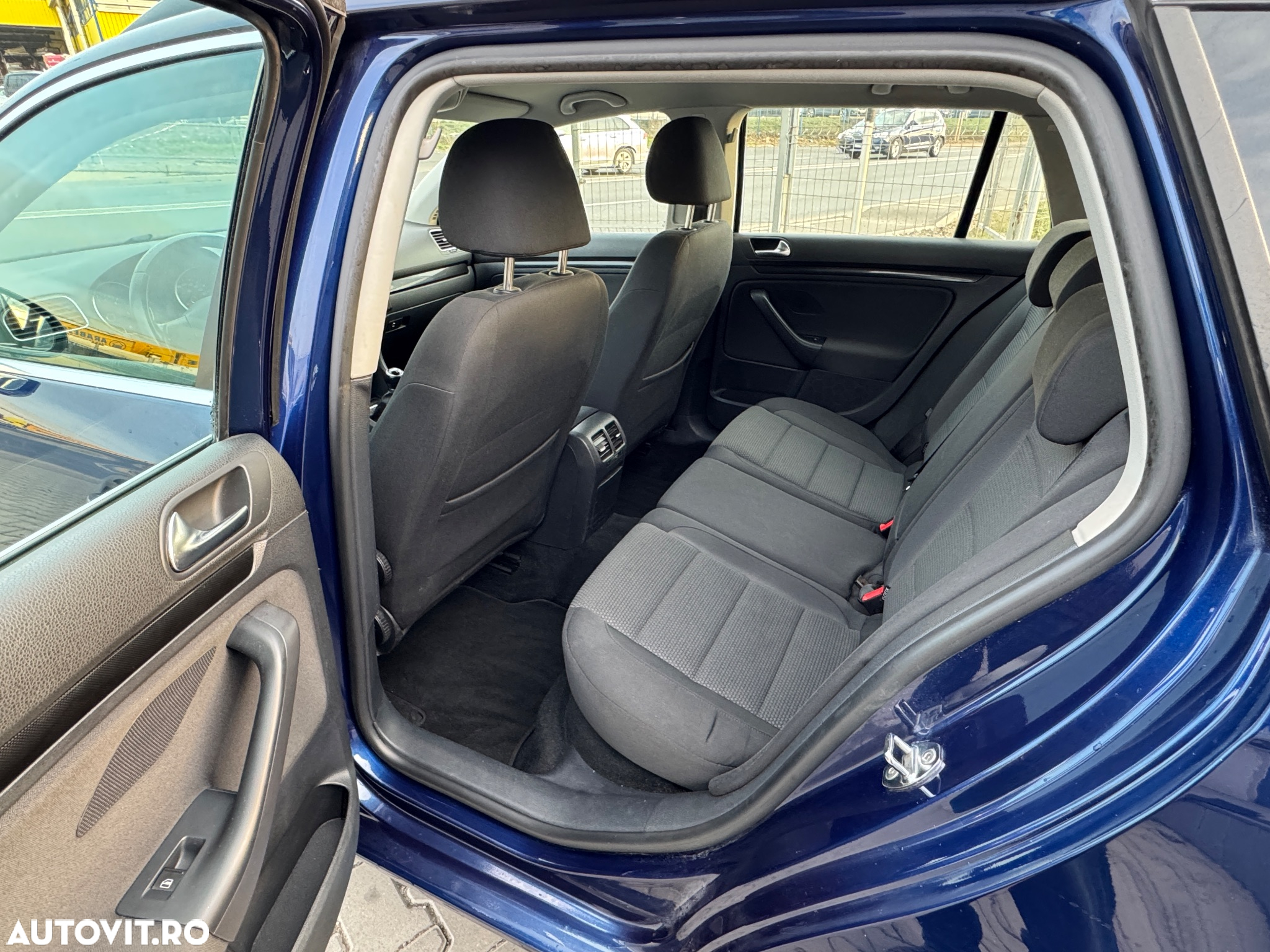 Volkswagen Golf 2.0 TDI Comfortline - 24
