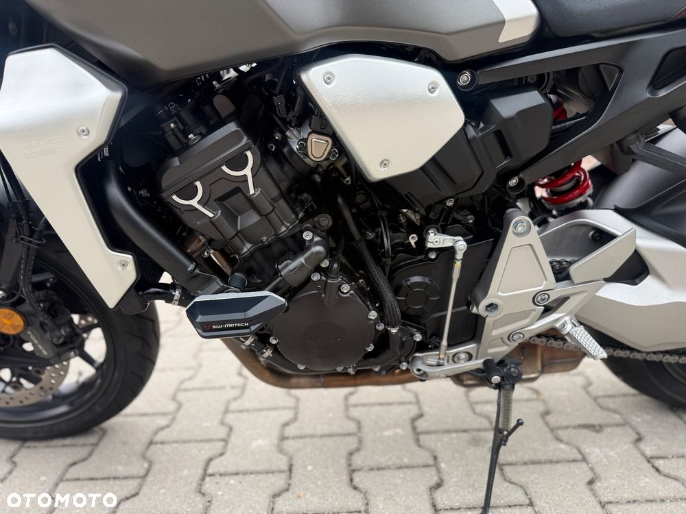 Honda CB - 22