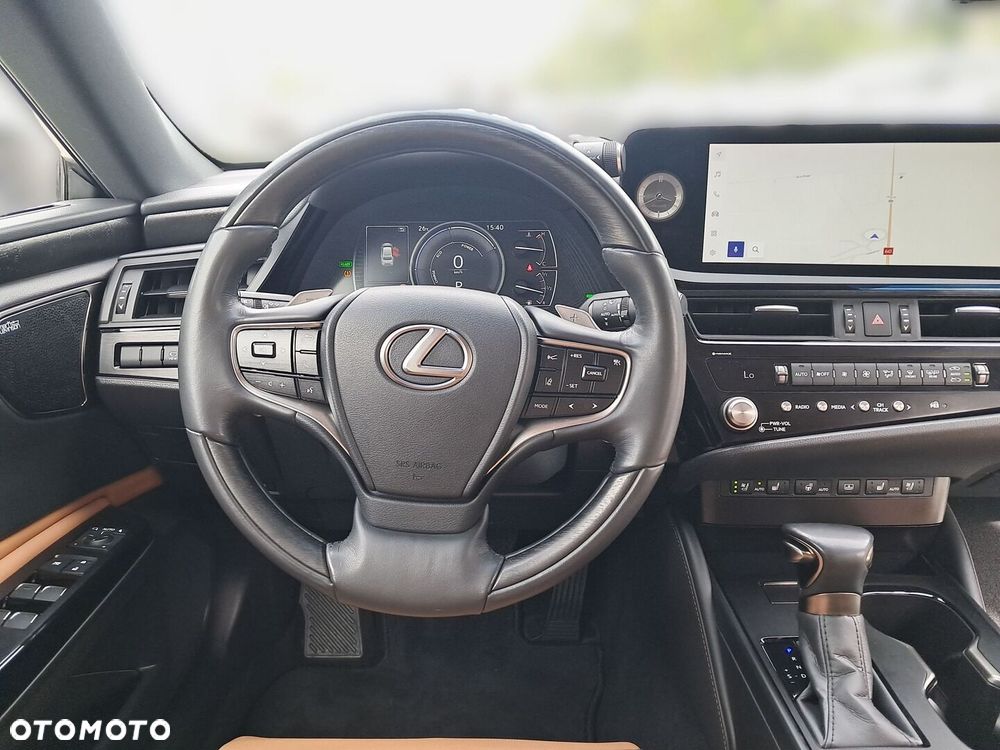 Lexus ES 300h Prestige - 12