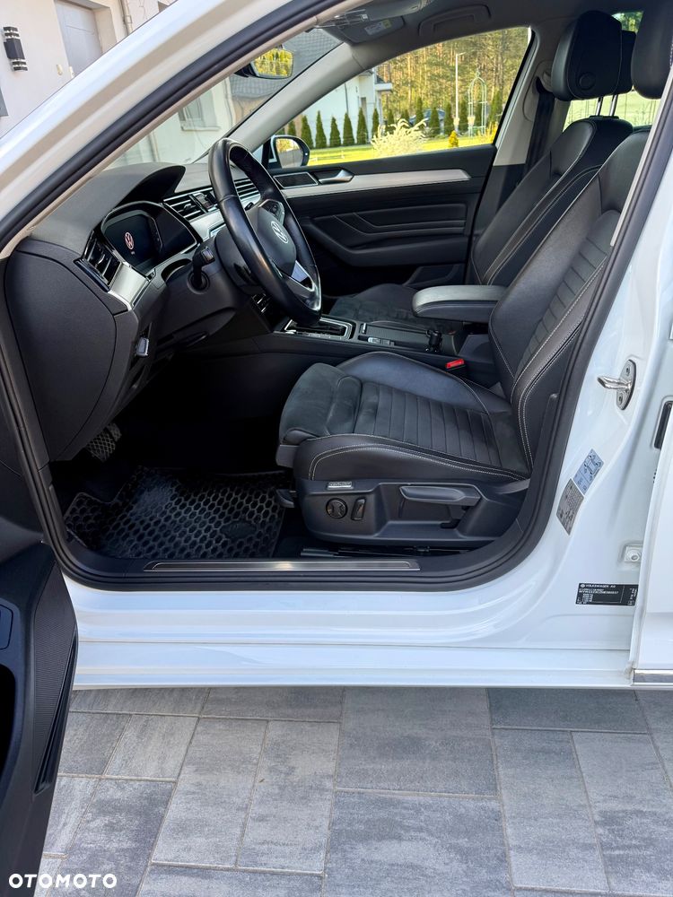 Volkswagen Passat 2.0 TDI SCR DSG Elegance - 16