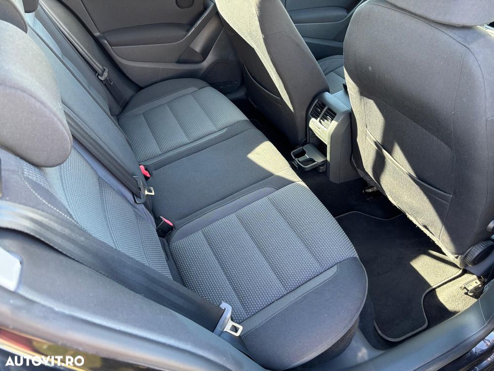 Volkswagen Golf - 8