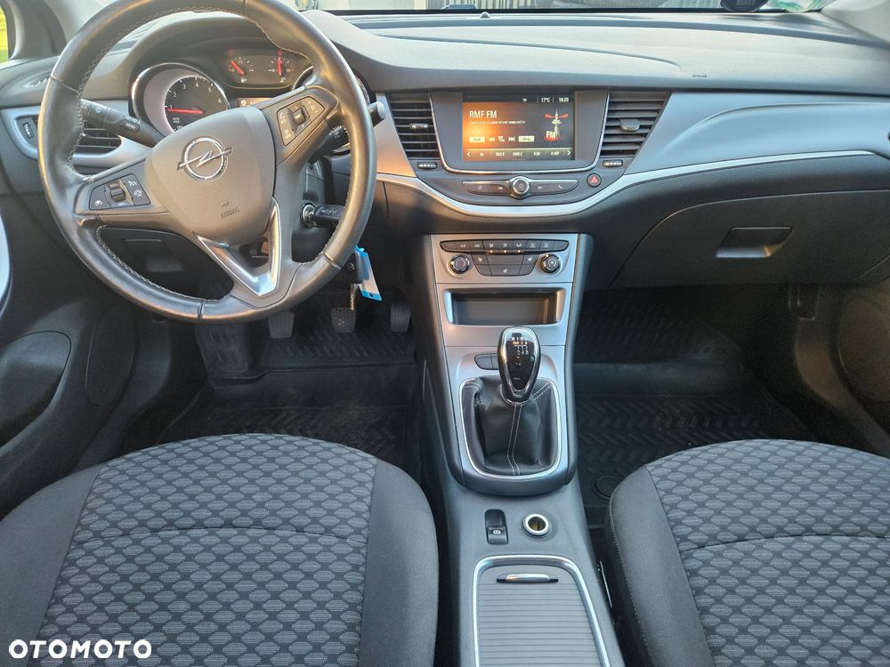 Opel Astra 1.2 Turbo Business Edition - 22