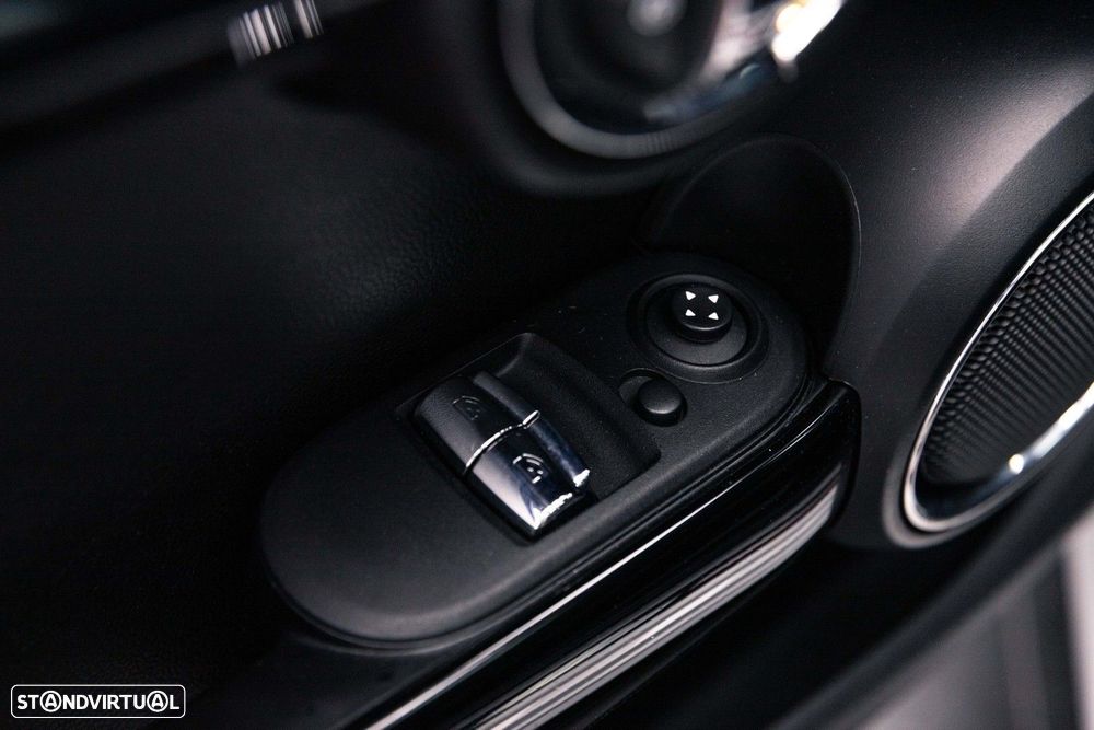 MINI 3 Portas John Cooper Works - 34