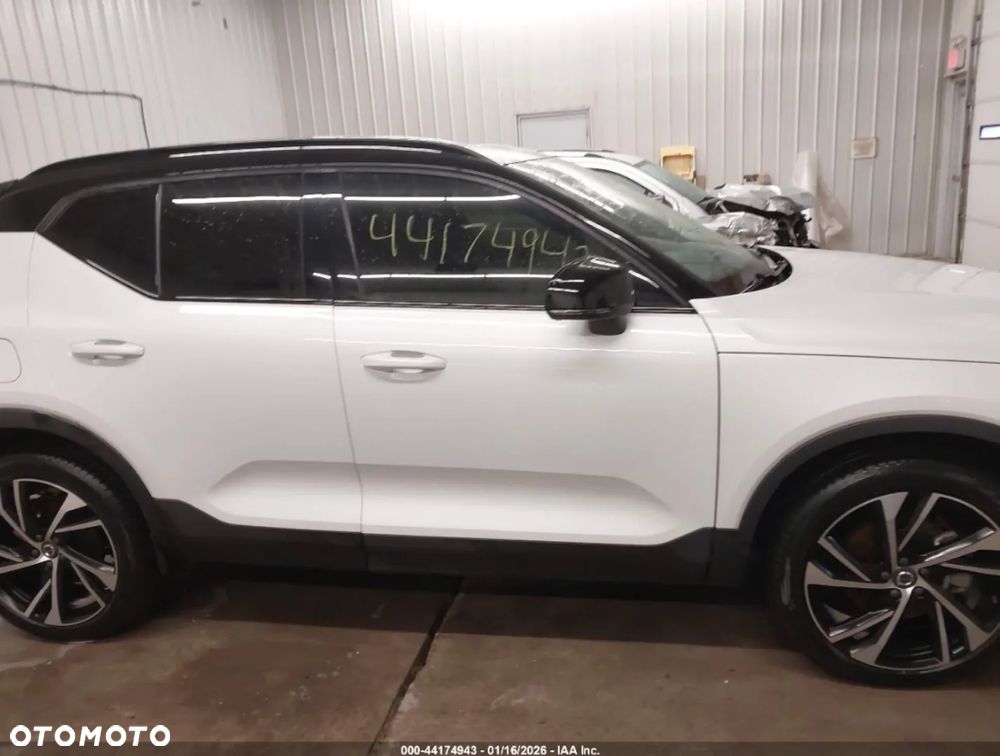 Volvo XC 40 T5 AWD Geartronic R-Design - 8