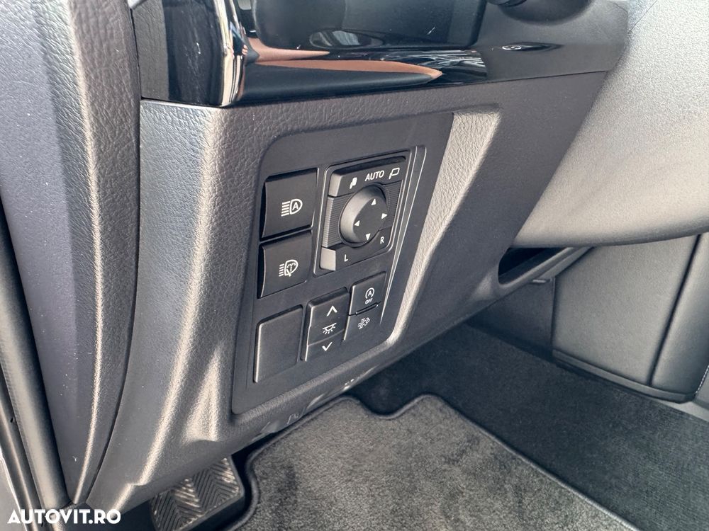 Toyota Land Cruiser - 18