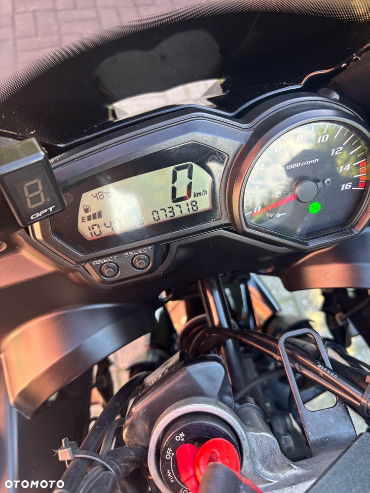 Yamaha FZS - 6
