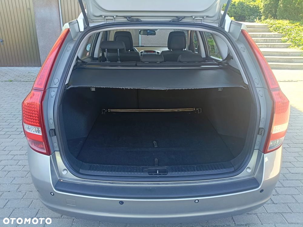 Kia Ceed - 12