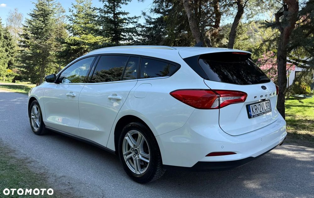 Ford Focus 1.0 EcoBoost Titanium - 11