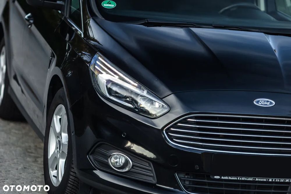 Ford S-Max 2.0 TDCi Titanium PowerShift - 6