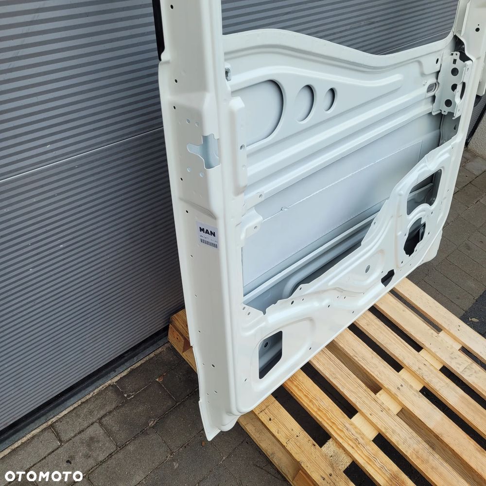 DRZWI LEWE MAN TG3 TGX NM ORYGINAŁ RAL 9010 CHWALIM116 - 5