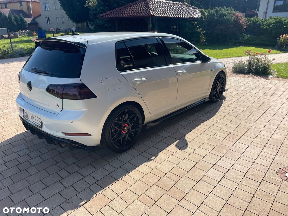 Volkswagen Golf - 8