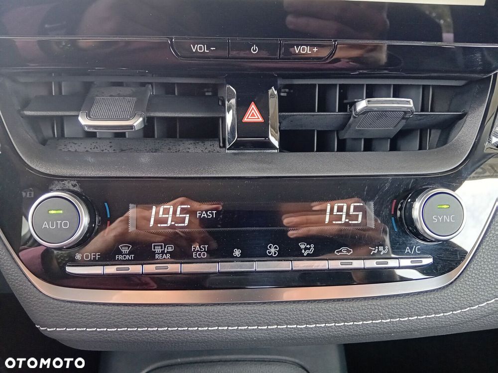 Toyota Corolla 1.8 Hybrid Comfort - 17