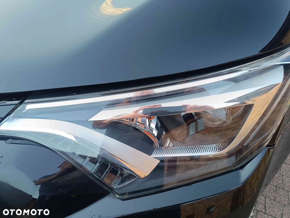 Toyota RAV4 - 8