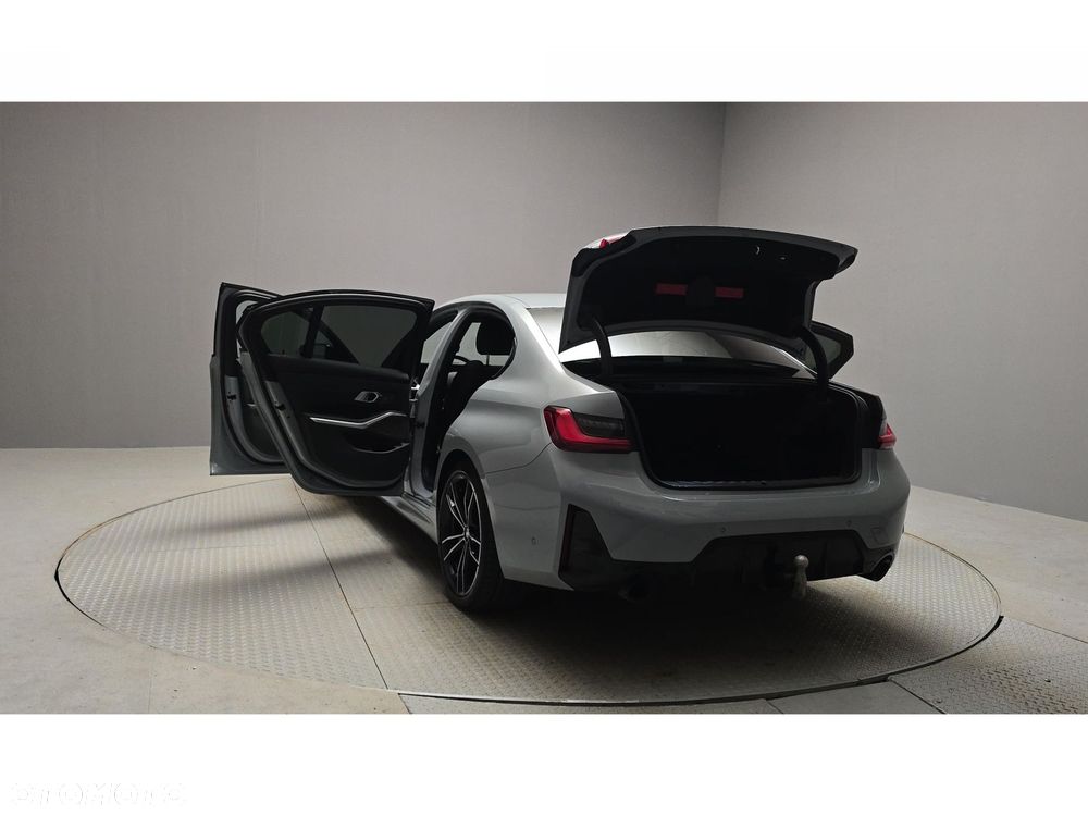 BMW Seria 3 320d xDrive M Sport - 15