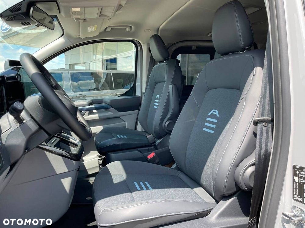 Ford Tourneo Custom - 24