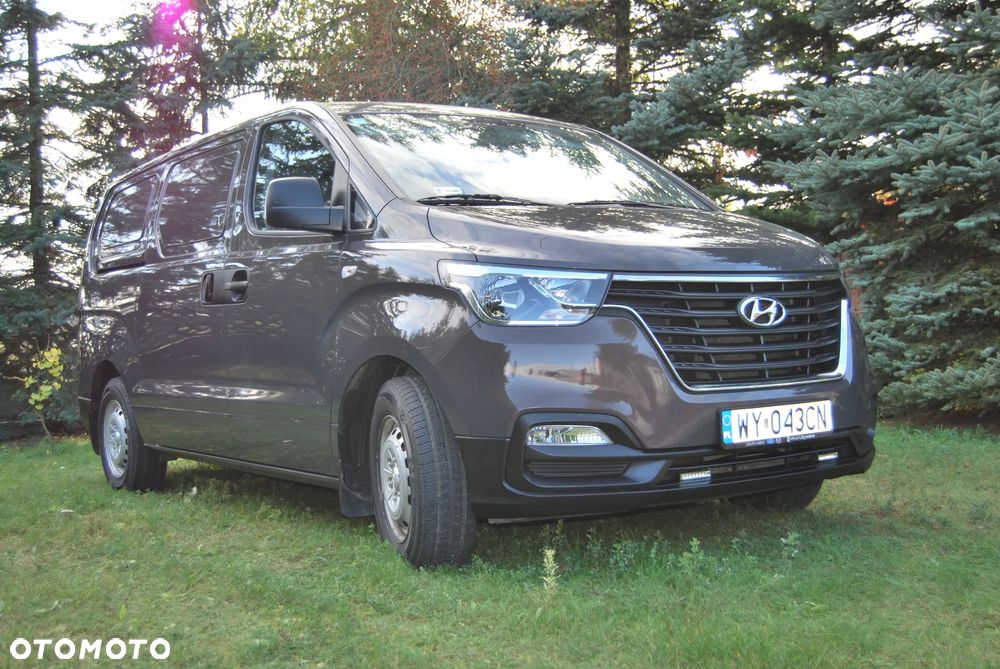 Hyundai GRAND STAREX - 2