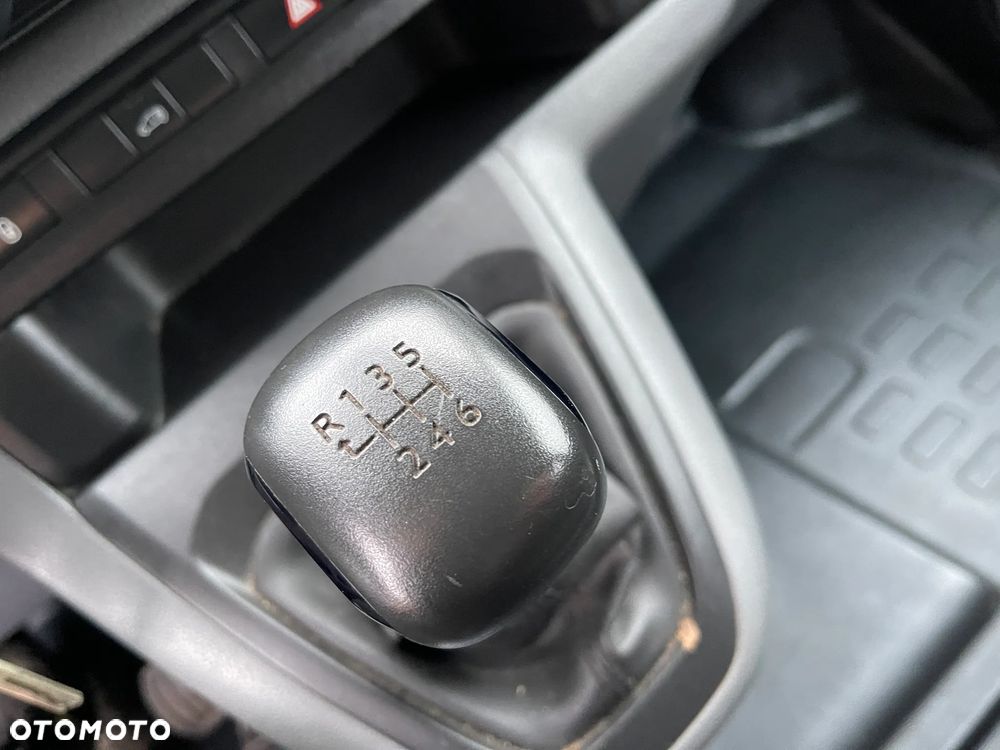 Citroën Jumpy Rok 2019_6 Osobowy_Brygadówka_Holenderka_6 Osób_Dubel kabina_1.6 HDI DIESEL Oszczędny_Klimatyzacja - 15