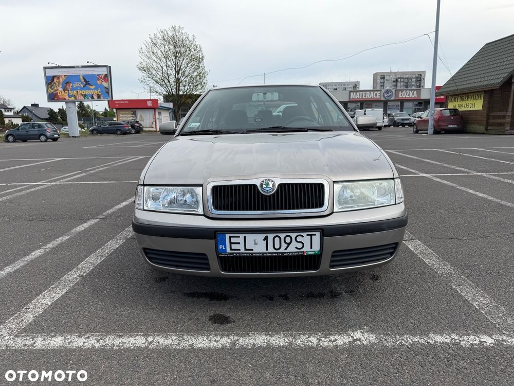 Skoda Octavia 1.6 Tour - 5
