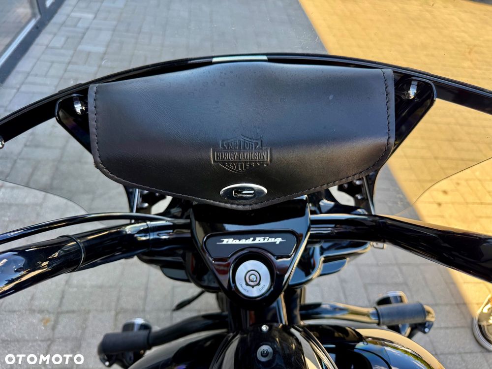Harley-Davidson Touring Road King - 11