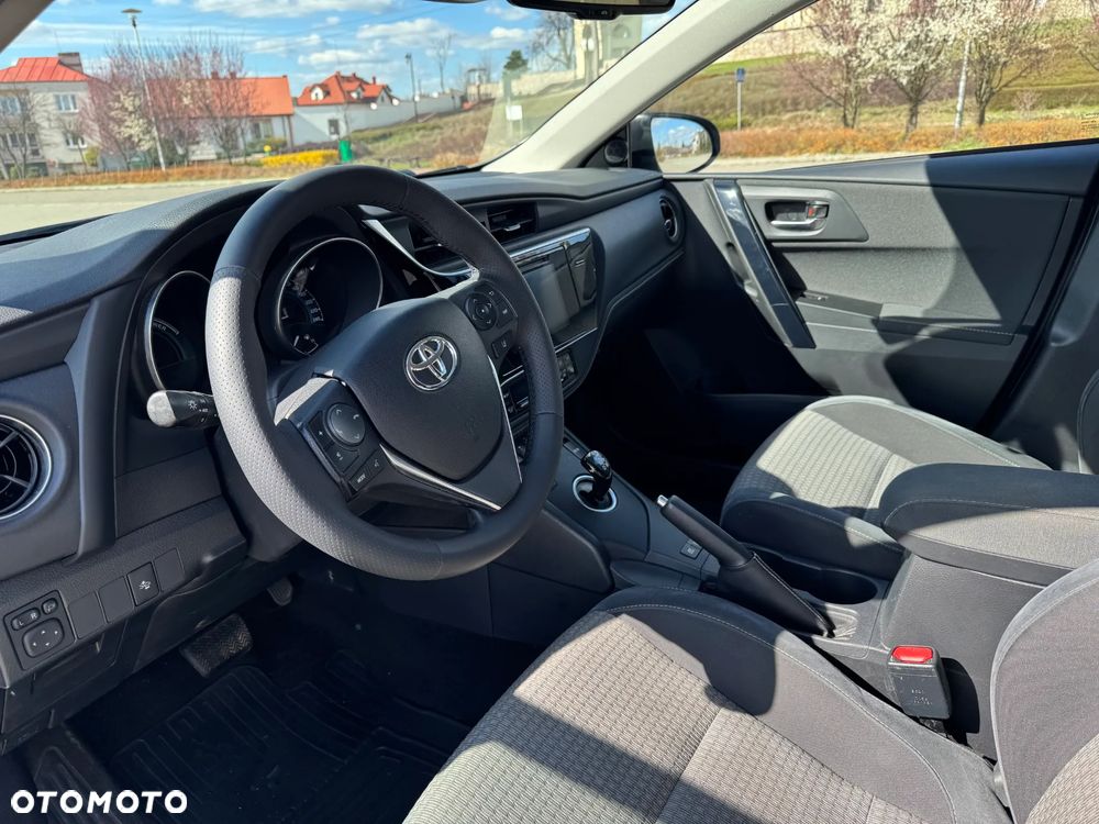 Toyota Auris - 10