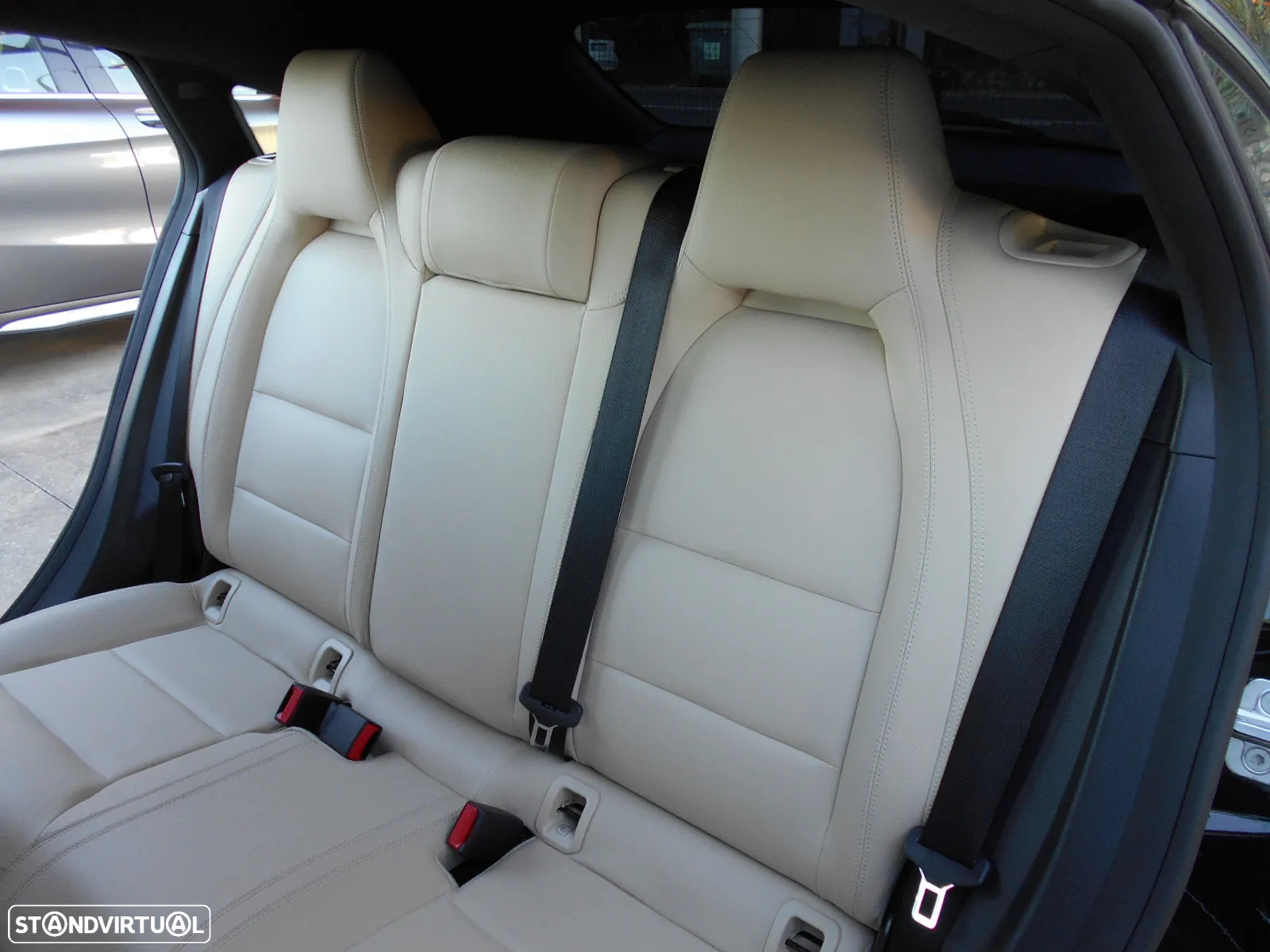 Mercedes-Benz CLA 220 d Shooting Brake AMG Line Aut. - 43