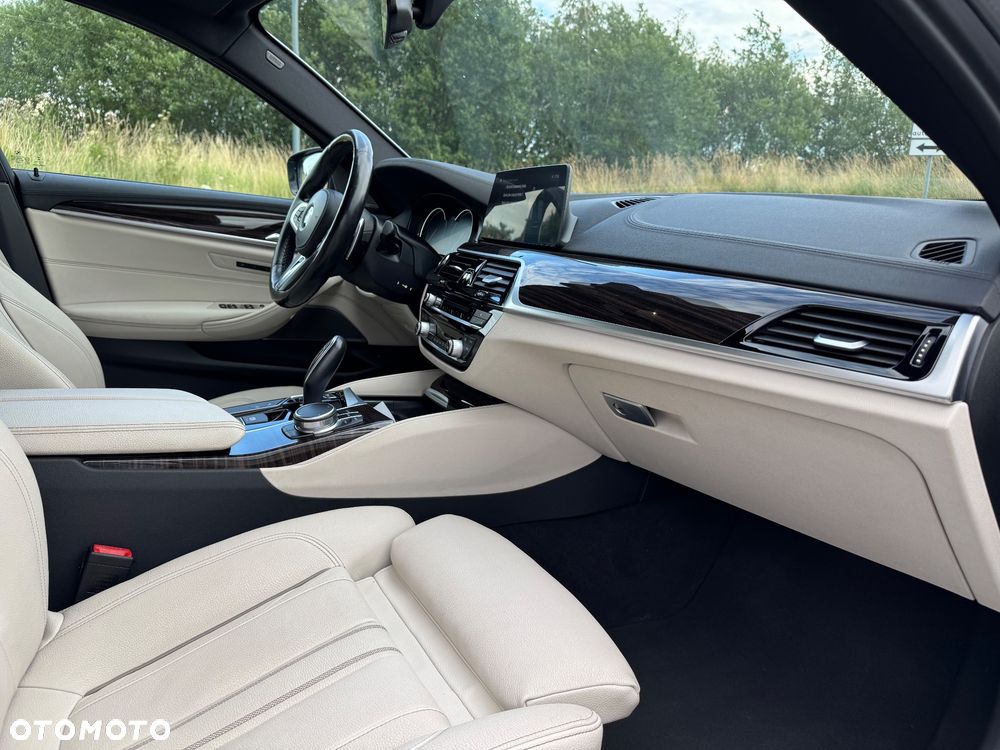 BMW Seria 5 530i xDrive M Sport sport - 23