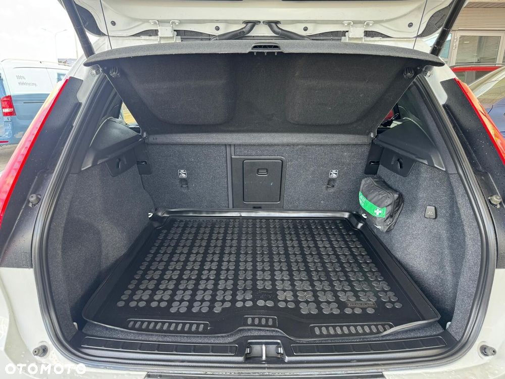 Volvo XC 40 T3 Momentum - 19