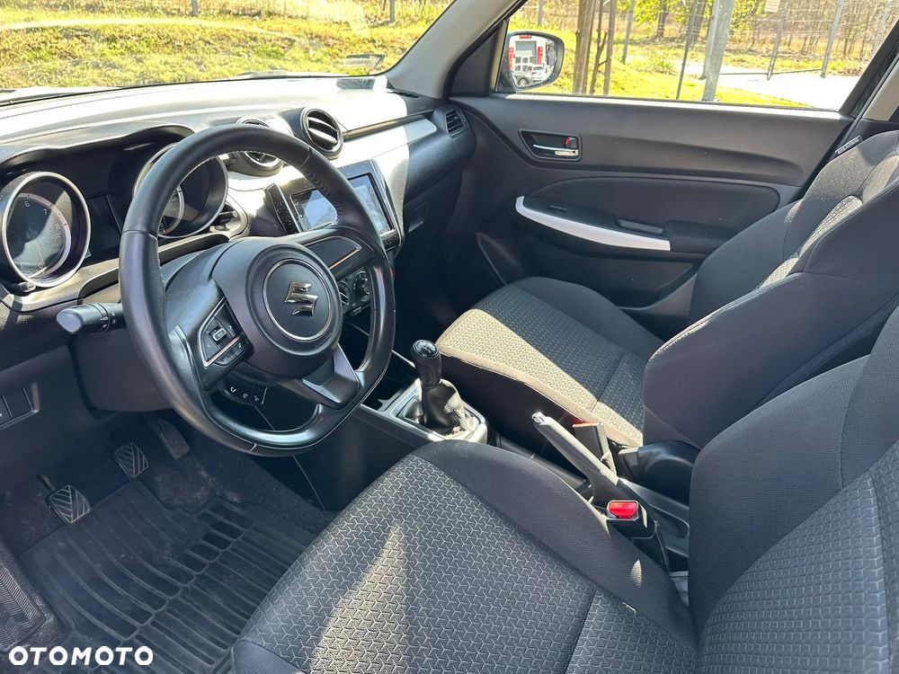 Suzuki Swift 1.2 Premium - 3