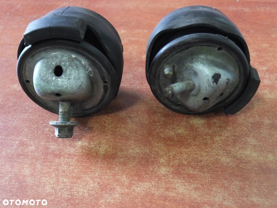 Honda LEGEND 3.5 v6 1992-1995 PODUSZKA SILNIKA - 2