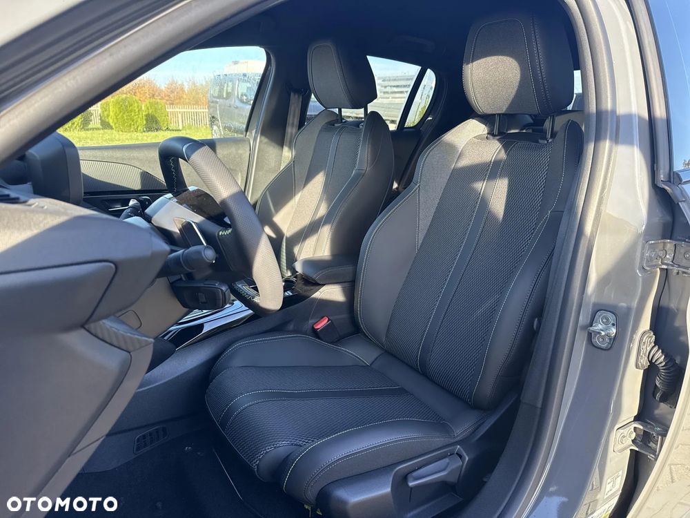 Peugeot 208 1.2 mHEV GT - 23