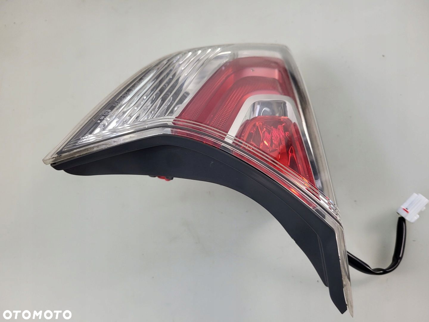 NISSAN X-TRAIL T32 LAMPA W KLAPĘ BAGAŻNIKA PRAWA PRAWY TYŁ - 7