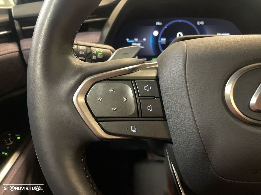 Lexus LBX Cool+ - 18