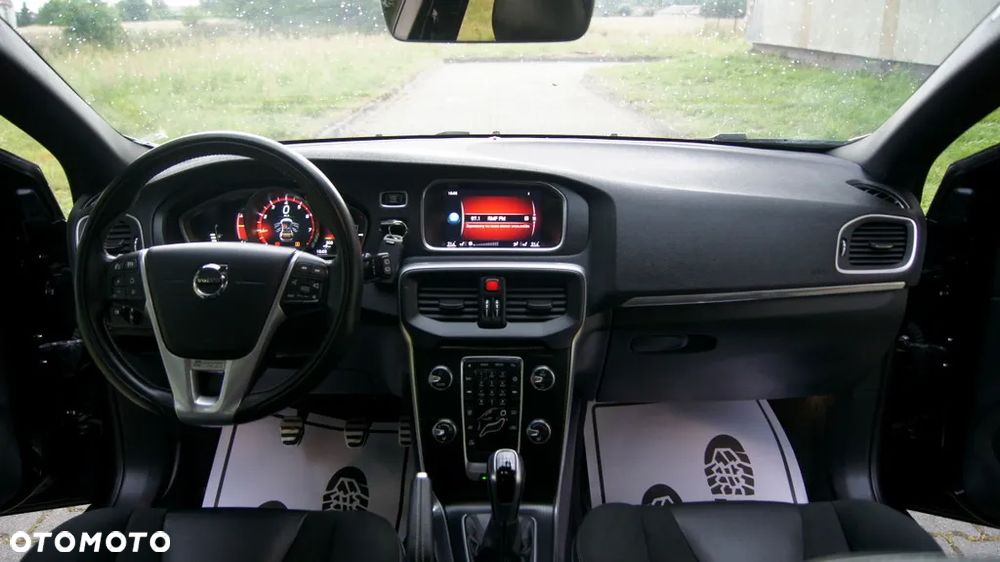 Volvo V40 T3 Drive-E R-Design Momentum - 33