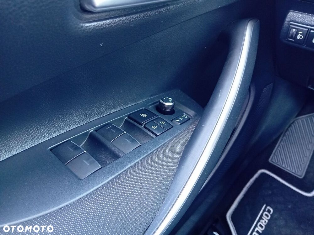 Toyota Corolla 1.8 Hybrid Style - 24