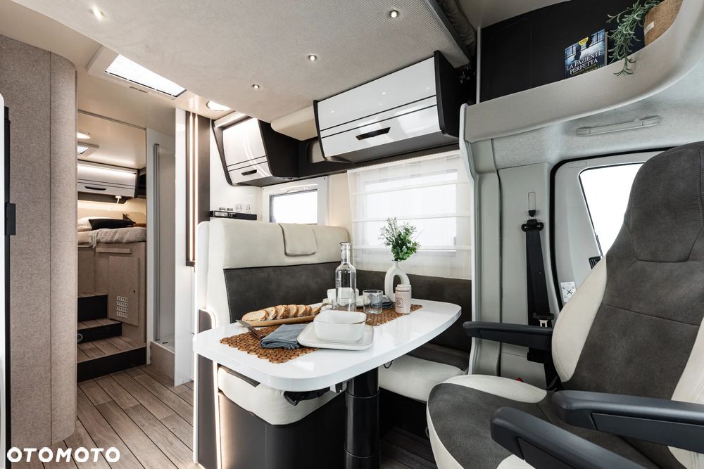 McLOUIS MC4 373 - 5 osobowy - 11