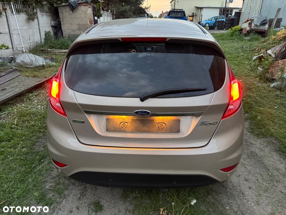 Ford Fiesta 1.0 EcoBoost S&S TITANIUM X - 14