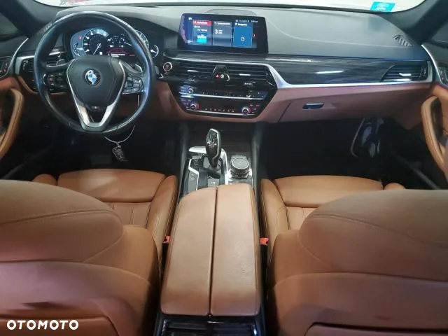 BMW Seria 5 530i xDrive Sport Line sport - 16