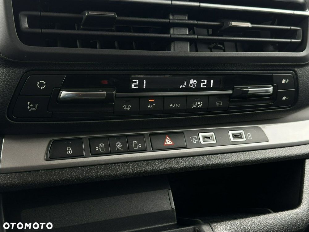 Peugeot Traveller - 32