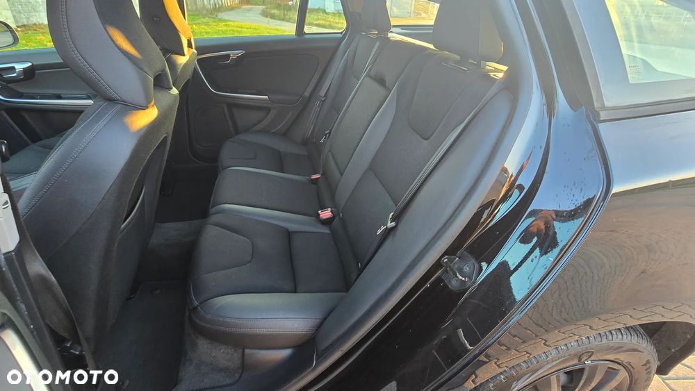 Volvo V60 D4 Geartronic RDesign - 10