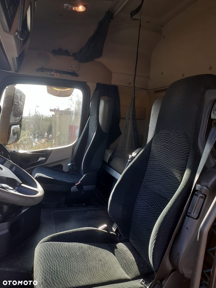 Mercedes-Benz Mercedes-Benz - 7