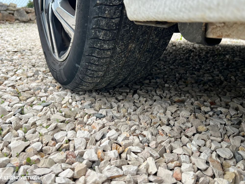 Peugeot 208 1.2 PureTech Allure EAT8 - 14