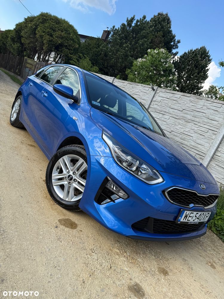 Kia Ceed 1.6 CRDi mHEV M DCT - 1
