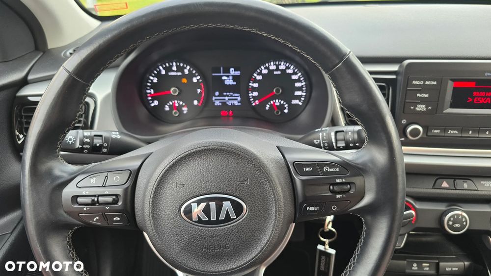 Kia Rio 1.2 Dream Team Edition - 31