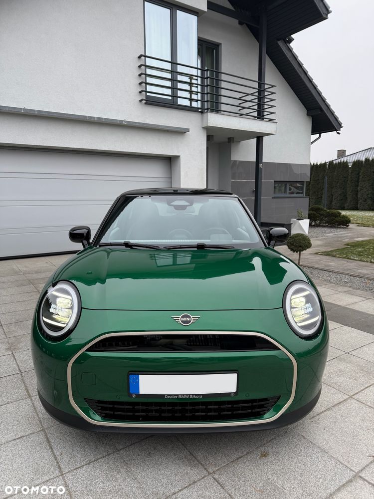 MINI Cooper E Favoured Trim - 3