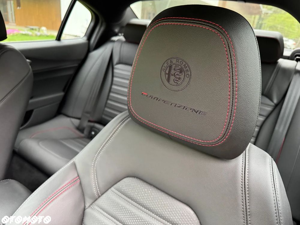 Alfa Romeo Giulia 2.0 Turbo Competizione Q4 - 15