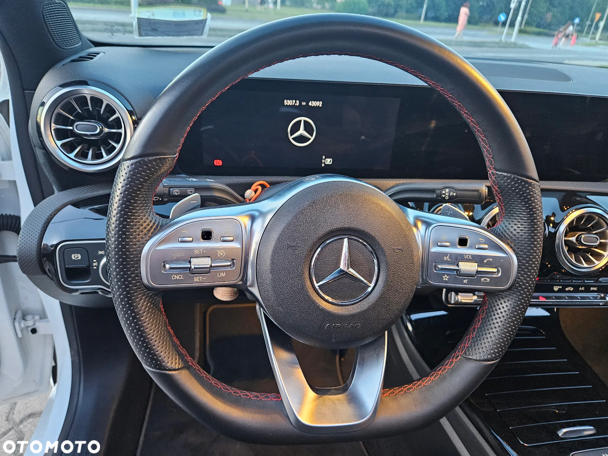 Mercedes-Benz Klasa A 180 AMG Line 7G-DCT - 15