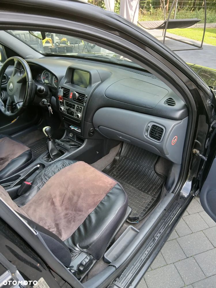 Nissan Almera 1.5 Base - 15