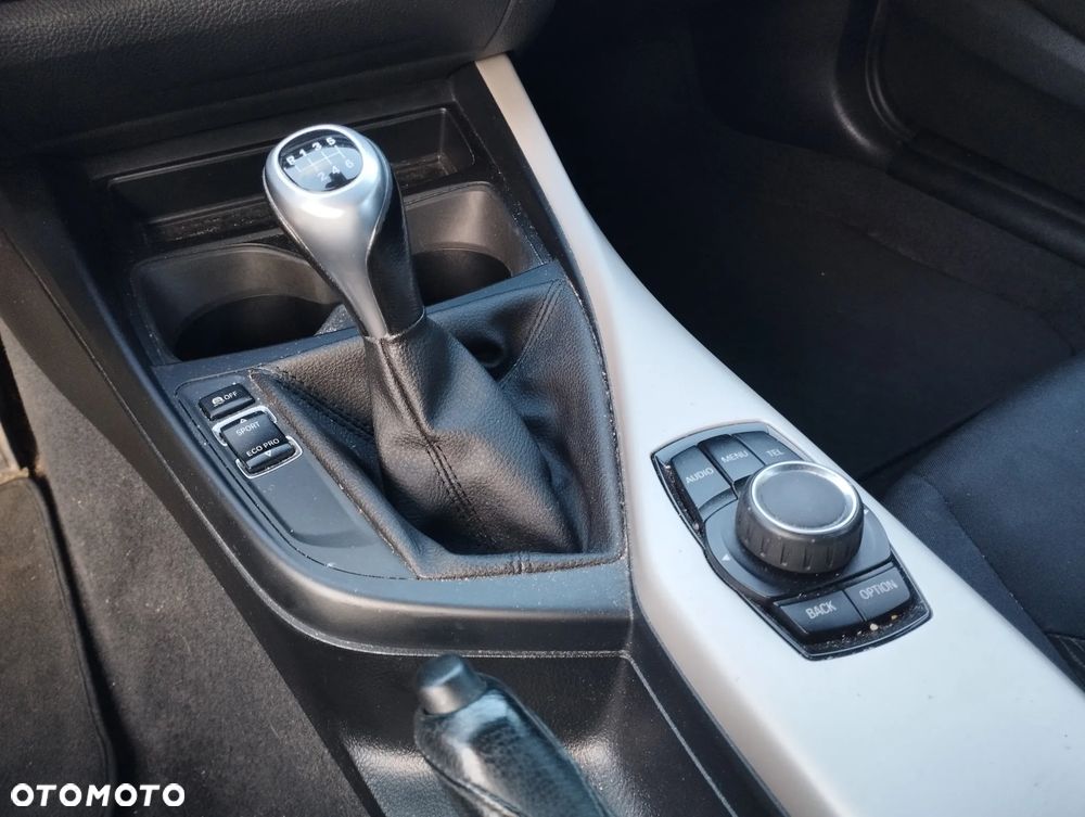 BMW Seria 1 114d - 19